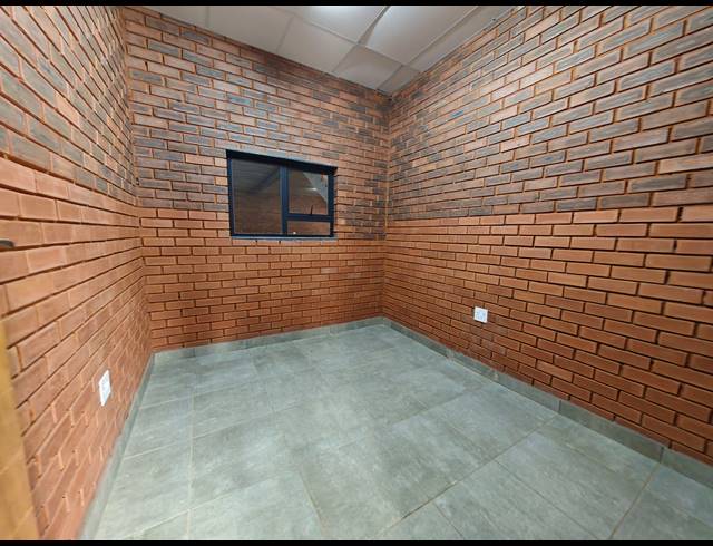250M² WAREHOUSE TO LET IN ORMONDE